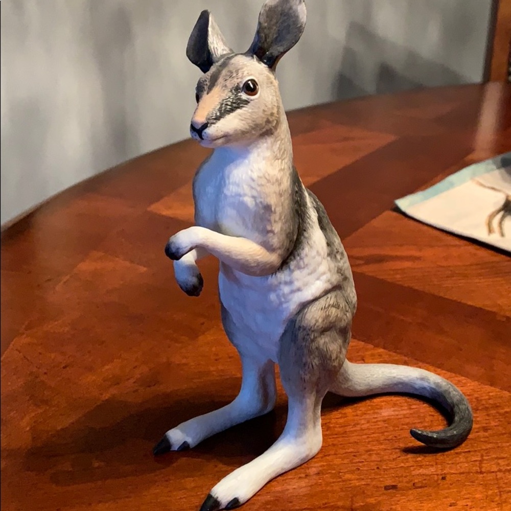 Lenox Bridled Nail-tailed Wallaby Figurine